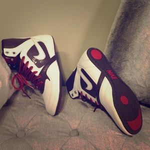 Nike boxing style shoes