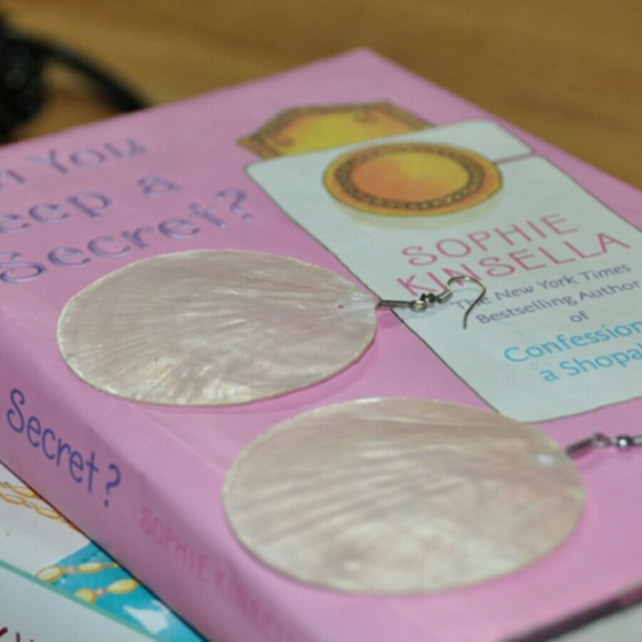 Earings - Picture 2 of 2