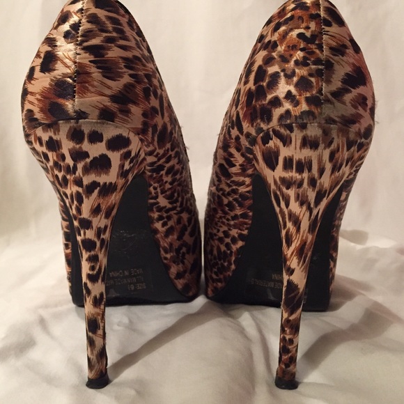 Leopard Print Heels - Picture 2 of 4