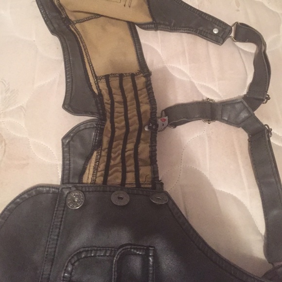 Vest - Picture 2 of 2