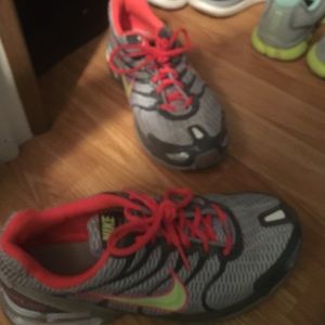 Nike shoes never worn but once