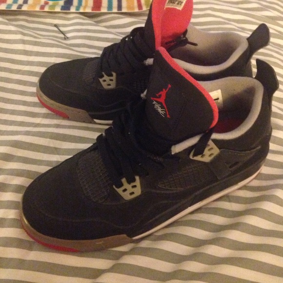 Bred 4 jordans - Picture 1 of 1
