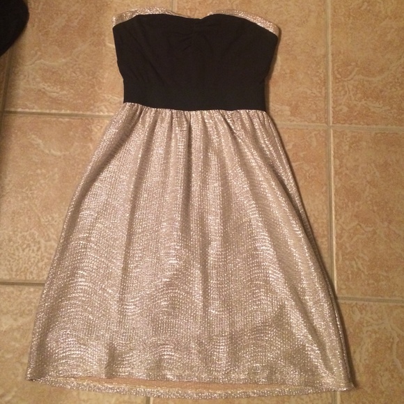 Super cute dress!