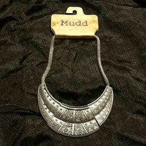 NWT MUDD SILVER NECKLACE WITH DESIGNS