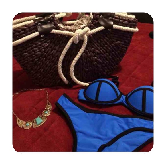 Handbags - Summer weave basket beach handbag💕