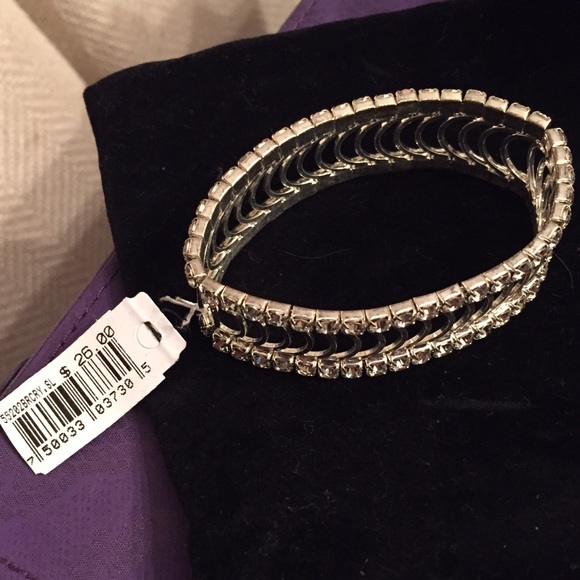 Costume bracelet beautiful silver brand new