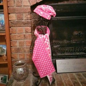 Reversible hat and scarf