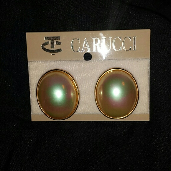 Oval Pearl earrings 💎🎀 - Picture 3 of 4