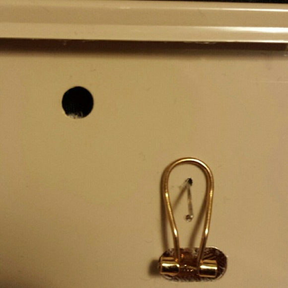 Oval Pearl earrings 💎🎀 - Picture 4 of 4