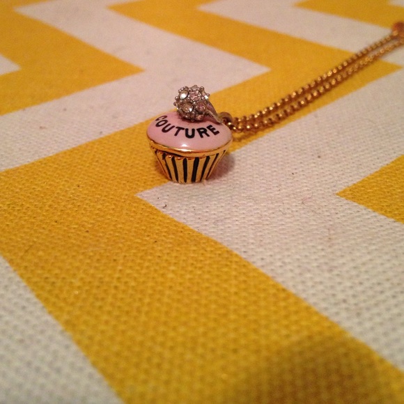 Juicy Couture cupcake necklace - Picture 2 of 3