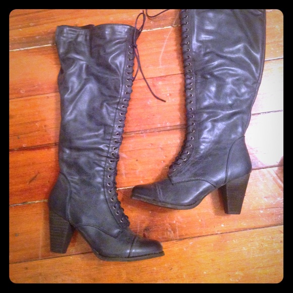 lace up blue boots vintage look