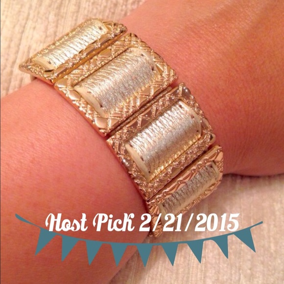 🎉 HP 🎉 Gold wrist band bracelet
