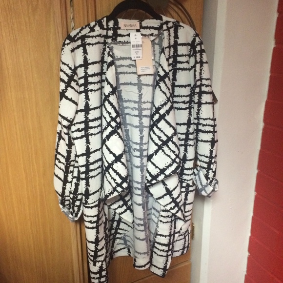 LF Black and White Print Jacket - Picture 2 of 2