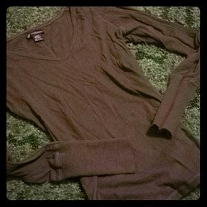 **sold**Aeo gray ls top