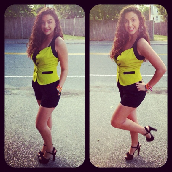 💛 Meet yours truly ! 💕 😘 - Picture 2 of 4