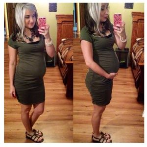 🎉Host Pick 🎉 Old Navy Maternity Dresses