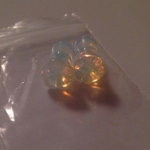 Flower Opal 2g plugs •currently taking a break•