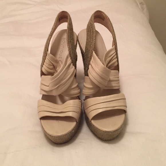 Boutique 9 white and natural wedges - Picture 1 of 3
