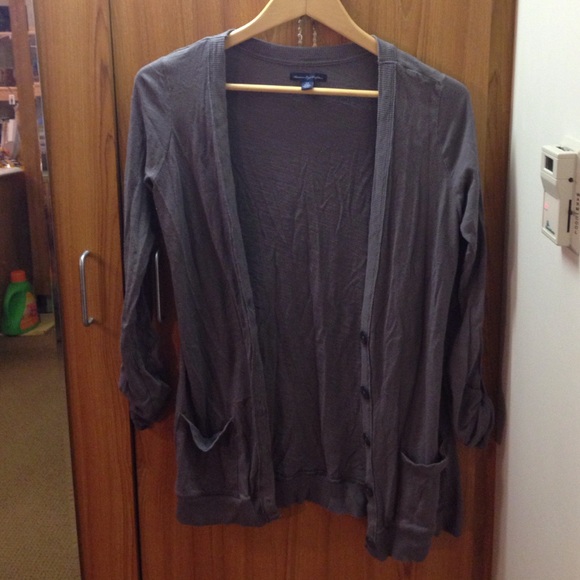 American Eagle gray cardigan