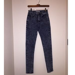 Stone washed very high waisted jeans