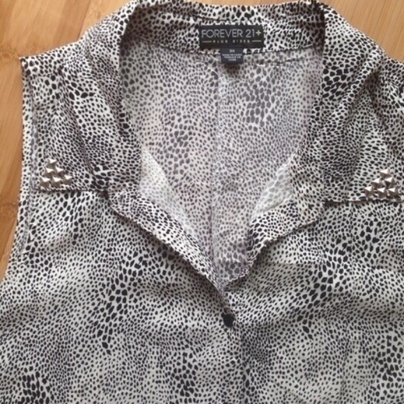 Plus Size Animal Print Top