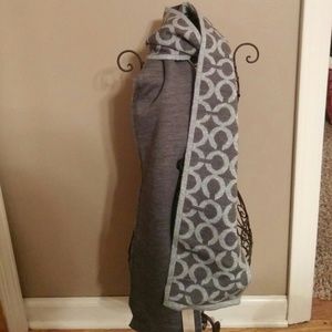 Reversible scarf