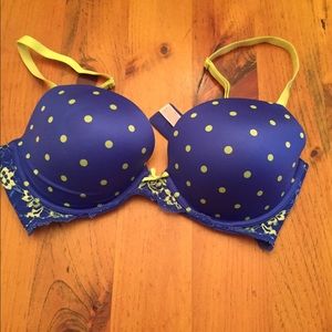 Sexy Victoria's Secret Padded Push-up bra size 36D