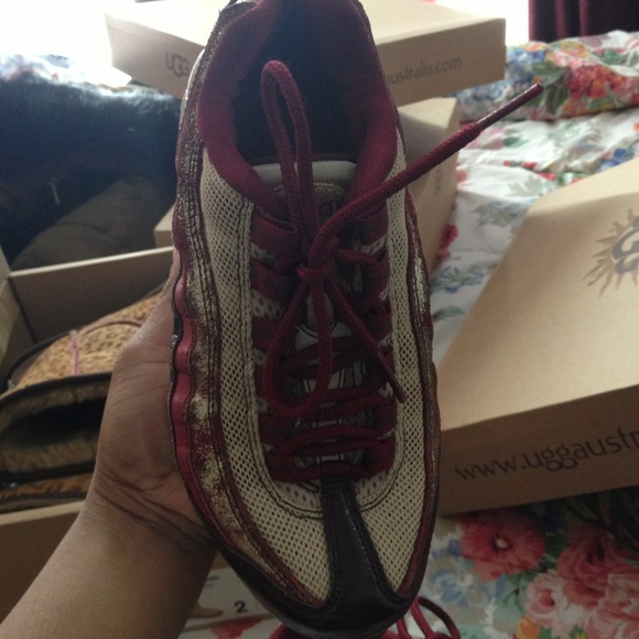 Sneakers - Picture 3 of 4