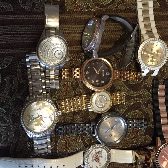 🎉🎉Watch Bundle🎉🎉 - Picture 2 of 4