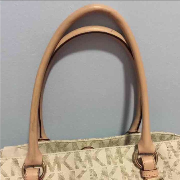 ❌Sold:Authentic MK Jet Set Work Tote❌ - Picture 2 of 4
