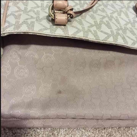 ❌Sold:Authentic MK Jet Set Work Tote❌ - Picture 3 of 4