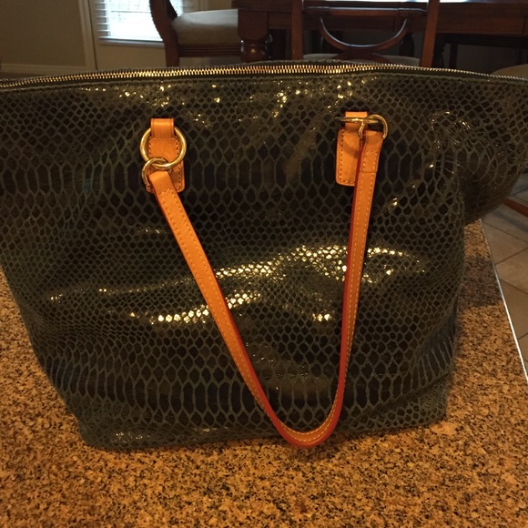 Dooney&Bourke Tote - Picture 3 of 4