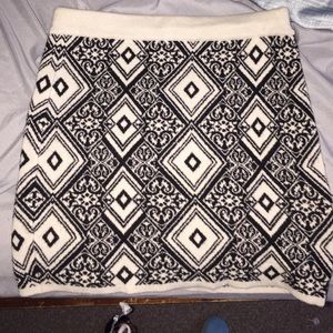 Black and white bold print mini skirt