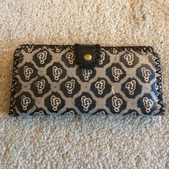 NEW LISTING Gorgeous Real Leather Wallet