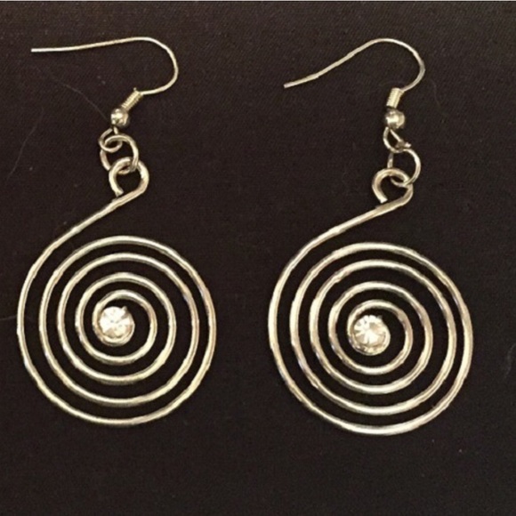 Spiral design earrings