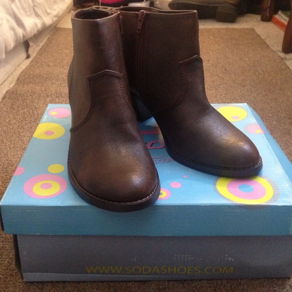 ❤️🔊 FLASH SALE🔊❤️ Soda brand brown bootie.