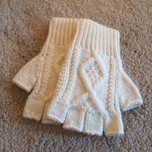 NEW LISTING Hand knit Wool Mittens from Ireland