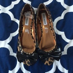 Steve Madden Leopard Flats