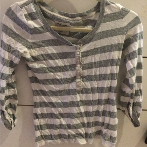 3/4 sleeved Ambercombie and Fitch shirt - Picture 1 of 3