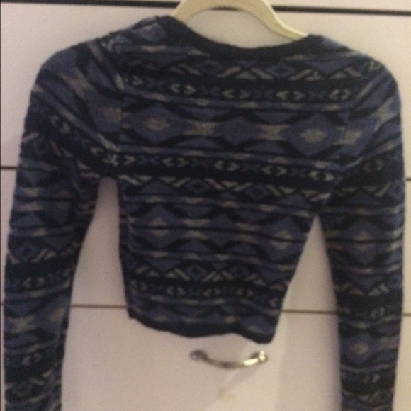 Brand new blue Aztec print cropped sweater - Picture 2 of 4