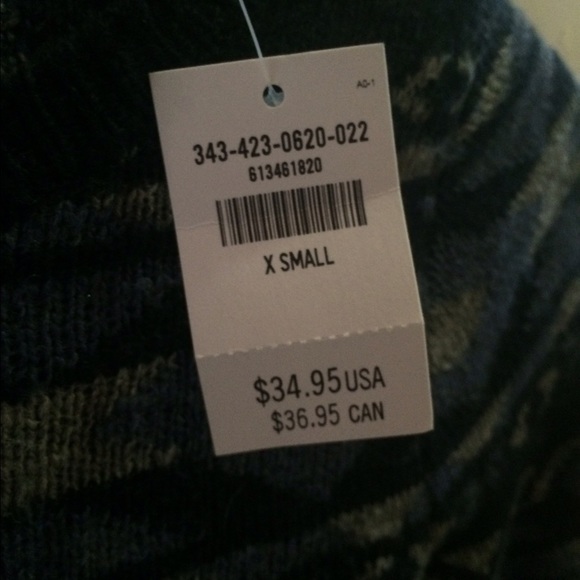 Brand new blue Aztec print cropped sweater - Picture 3 of 4