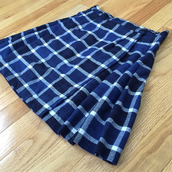 🎉HP 4/15🎉 Blue Plaid Pleated Skirt - Picture 3 of 3