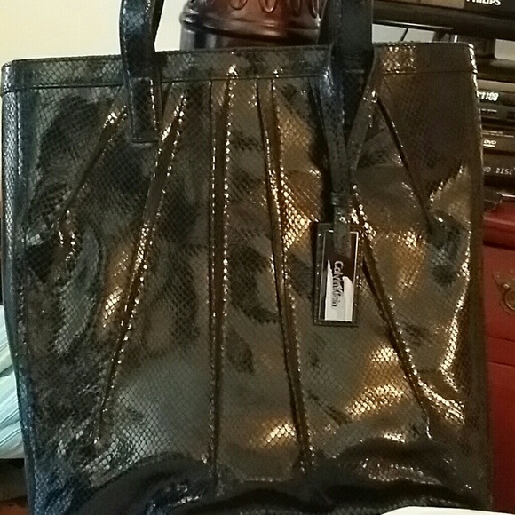 Calvin Klein Brand new with tags black leather bag - Picture 3 of 4