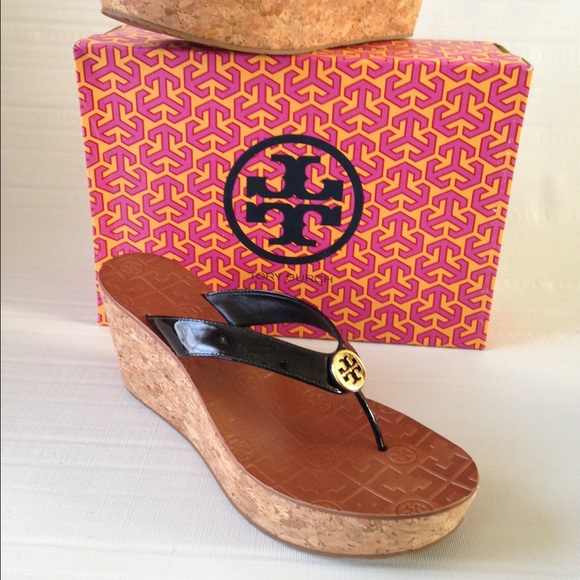 TORY BURCH "Thora" black patent wedges Sz 9.5 NEW