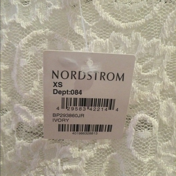 Ivory lace tank top - Picture 3 of 4