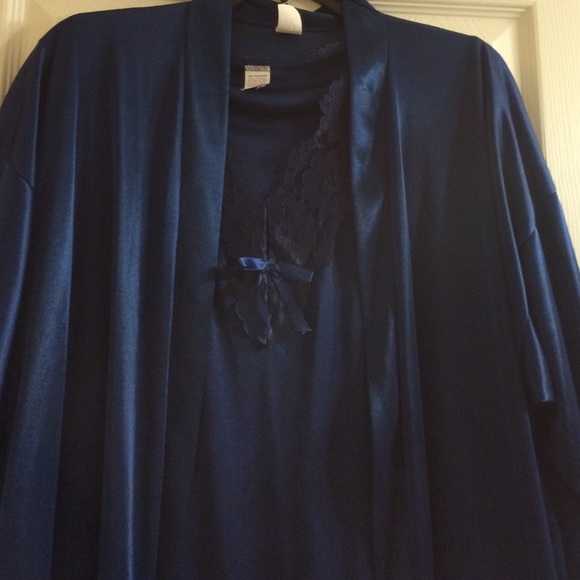 Royal blue polyester night gown and robe
