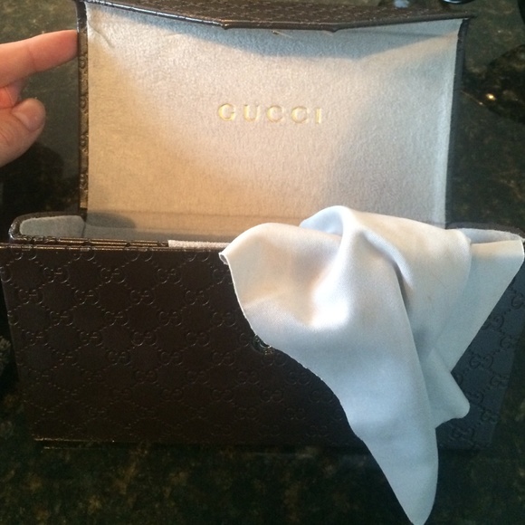 Gucci sunglasses authentic w/case