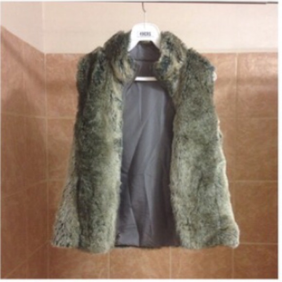 Fur vest!