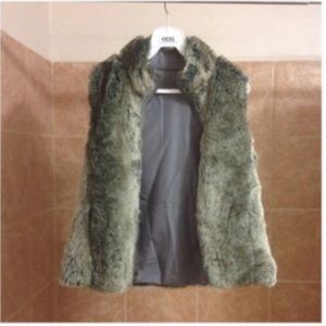 Fur vest!