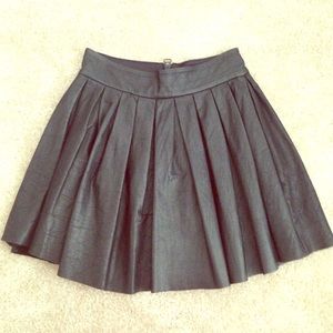 Leather Alice and Olivia pleated mini skirt
